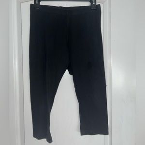 XXL (18) Black Capris